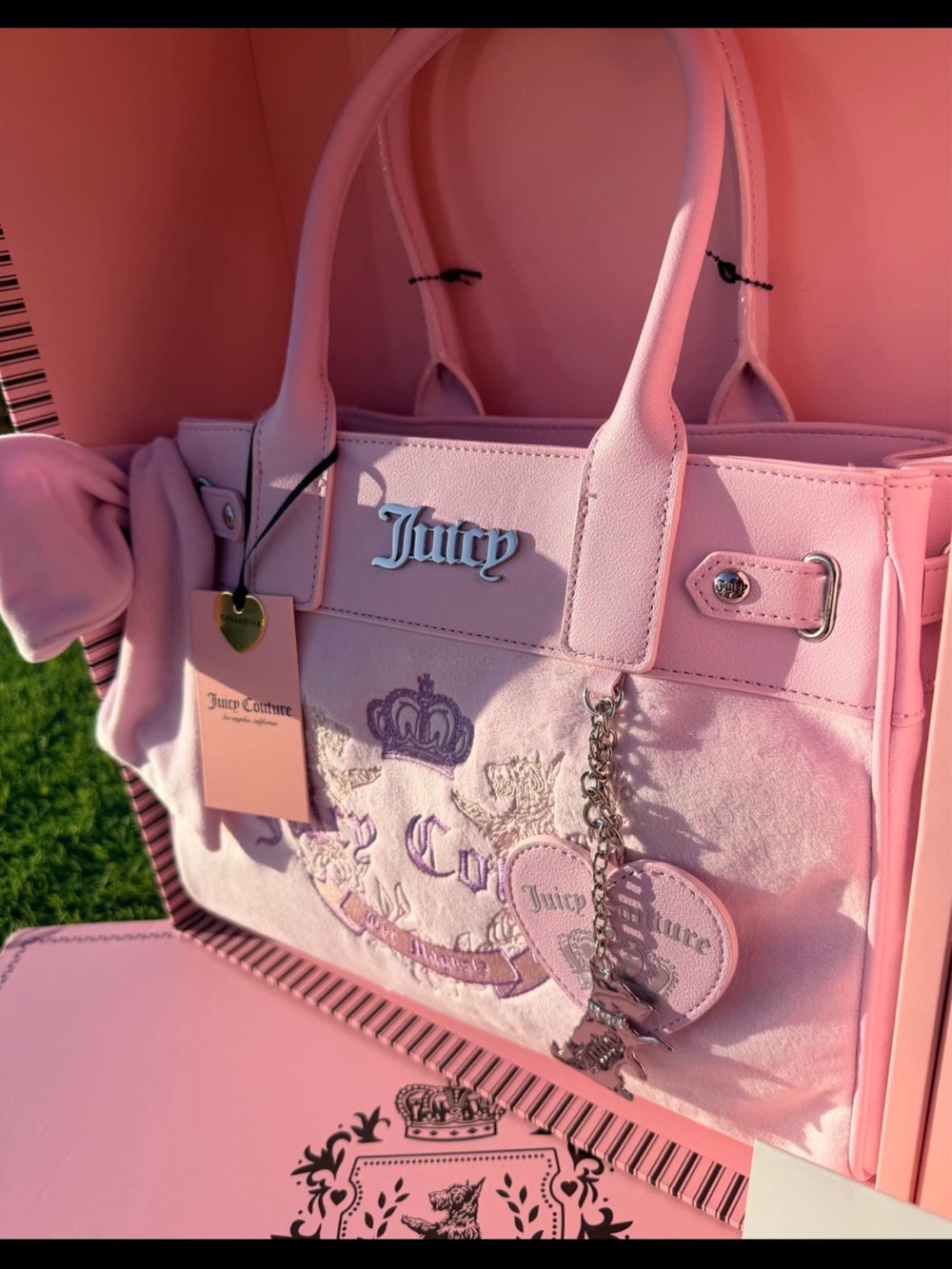 Juicy Couture Light Pink Embroidered Satchel with Coin Pouch & Bow - Picture 2 of 3